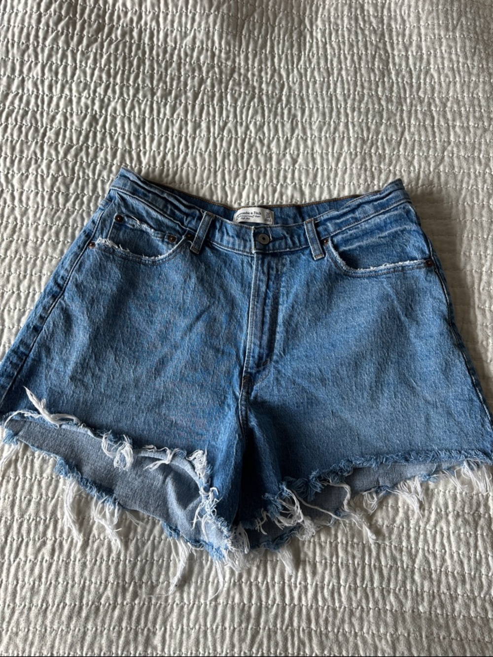 Abercrombie & Fitch 90s Relaxed Cutoff Short High Rise, Curve Love